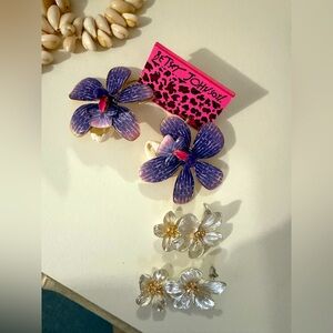 Lot Of 2 Betsey Johnson Tropical Hawaiian Hibiscus Flower Dangling Earrings NEW